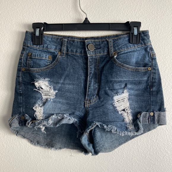 BUNDLE 4 Pairs of Jean Shorts - Picture 11 of 13